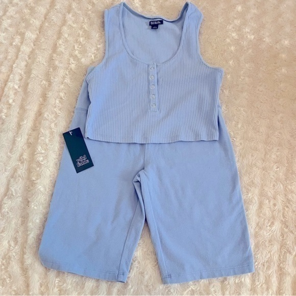 Cropped top and short set - Picture 1 of 2